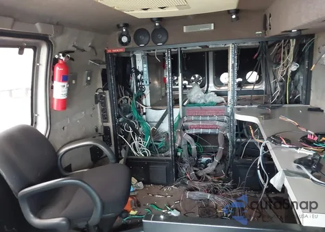 1995 Ford Econoline E350 Super Duty Van z USA, uszkodzony, nr VIN 1FTJS34G5SHC14722